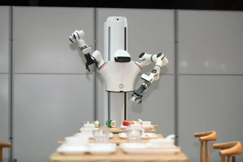 清华系具身大脑公司获近亿元融资，预计2026年接入设备达十万台以上｜硬氪首发-AI做小事 · 123GPT